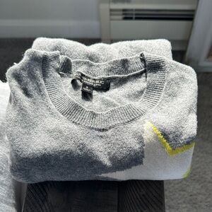 Gray Crewneck 100% wool sweater